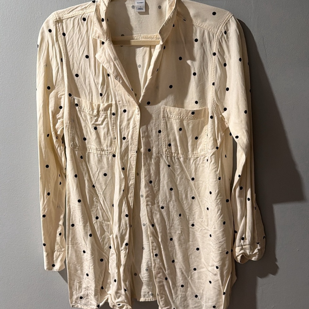 Old Navy Cream and Black Polka Dot Shirt